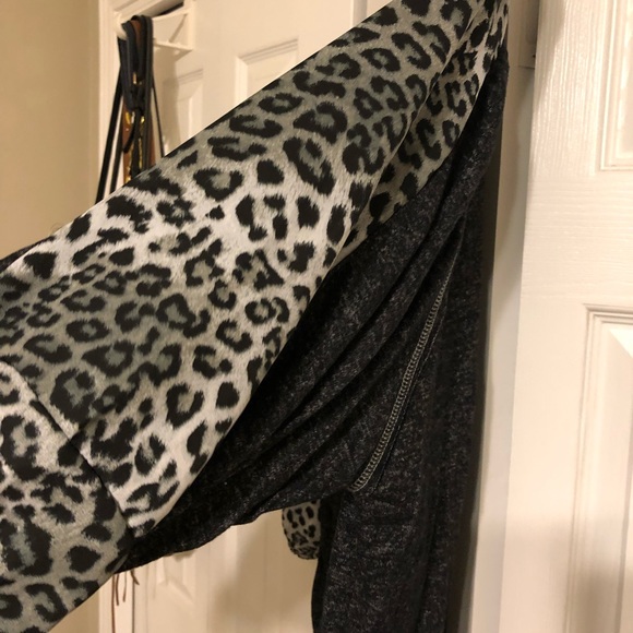 Leopard Shift Top - Picture 3 of 4